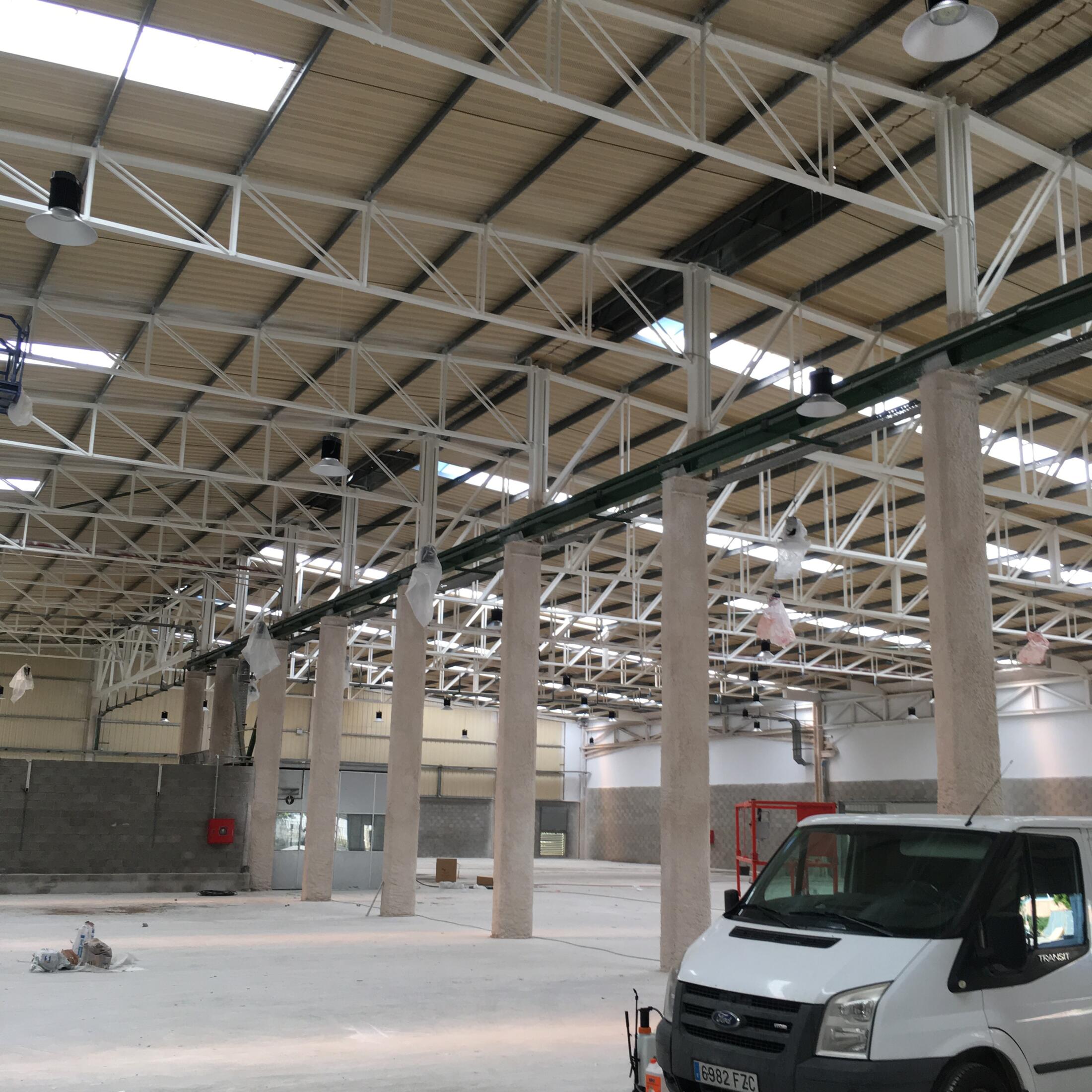 Nave logistica Outlet PC en Catalunya